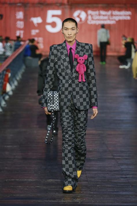 Louis Vuitton men's clothing 2021